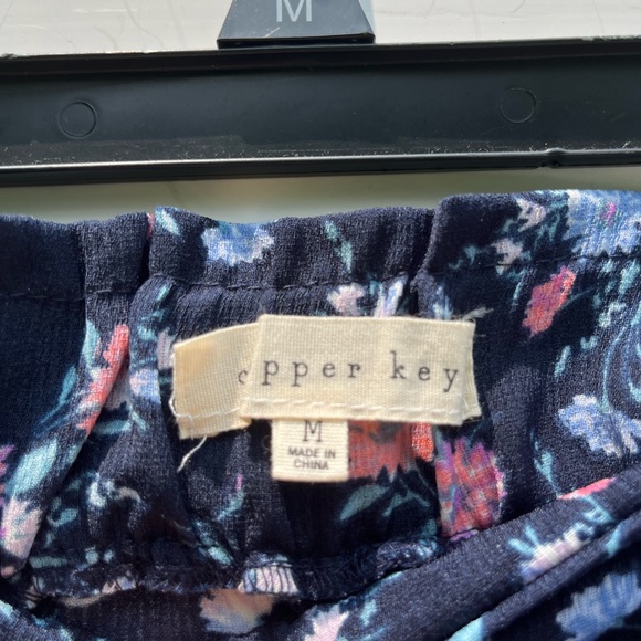Copper key navy floral shorts! size is medium; like new condition never worn. - Picture 3 of 4